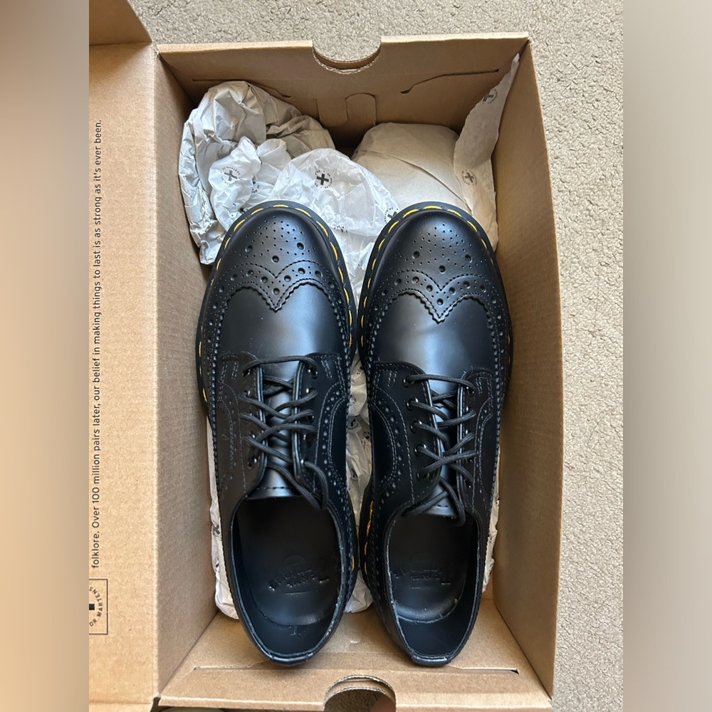 New Dr. Martens 3989 Smooth Leather Shoes, Women Size 6